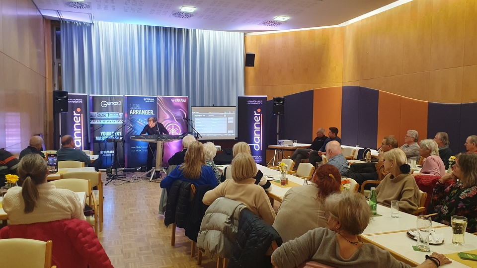 Yamaha Genos 2 Präsentation 2025, Publikum